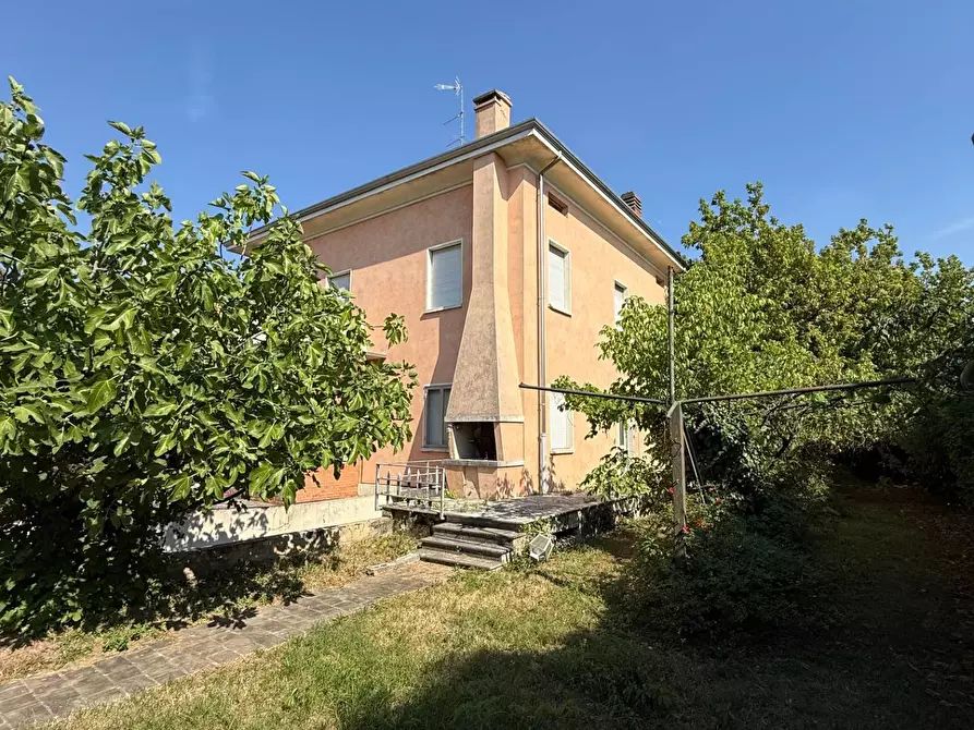 Immagine 6 di Casa indipendente in vendita  a Mantova