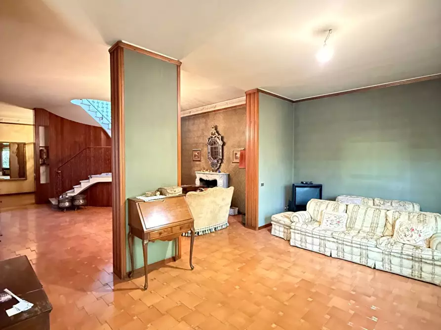 Immagine 11 di Casa indipendente in vendita  a Mantova