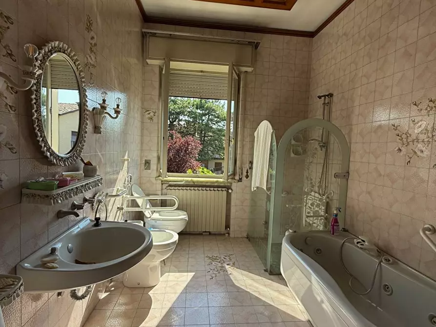 Immagine 39 di Casa indipendente in vendita  a Mantova