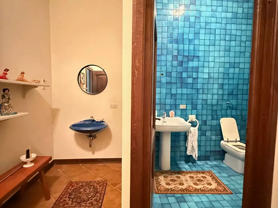 Immagine 9 di Casa indipendente in vendita  a Mantova