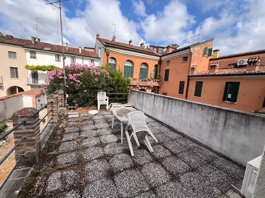 Immagine 2 di Appartamento in vendita  a Mantova