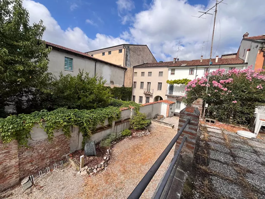 Immagine 3 di Appartamento in vendita  a Mantova