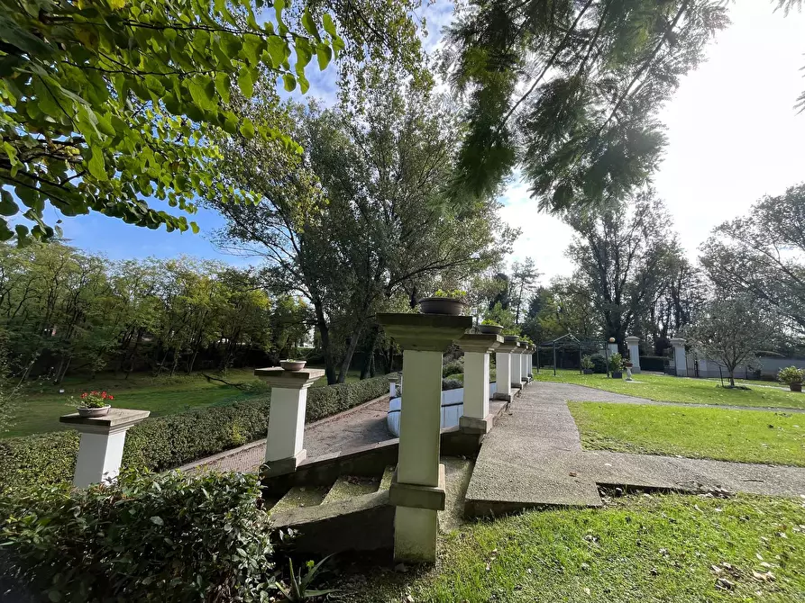 Immagine 18 di Casa indipendente in affitto  a Mantova