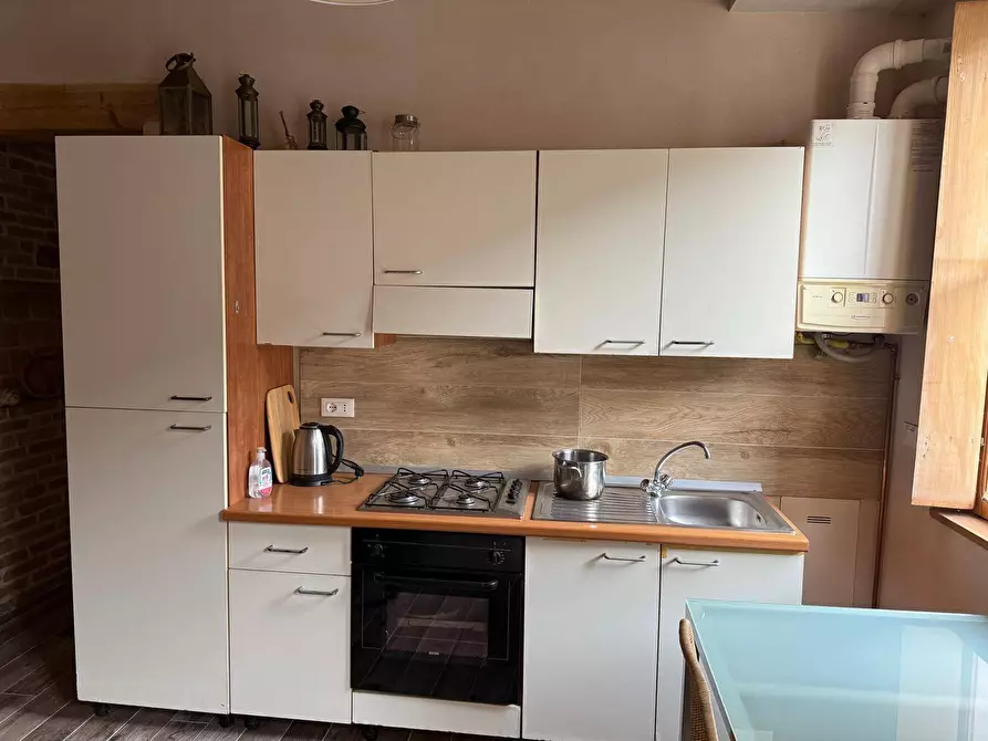 Immagine 10 di Appartamento in vendita  a Mantova