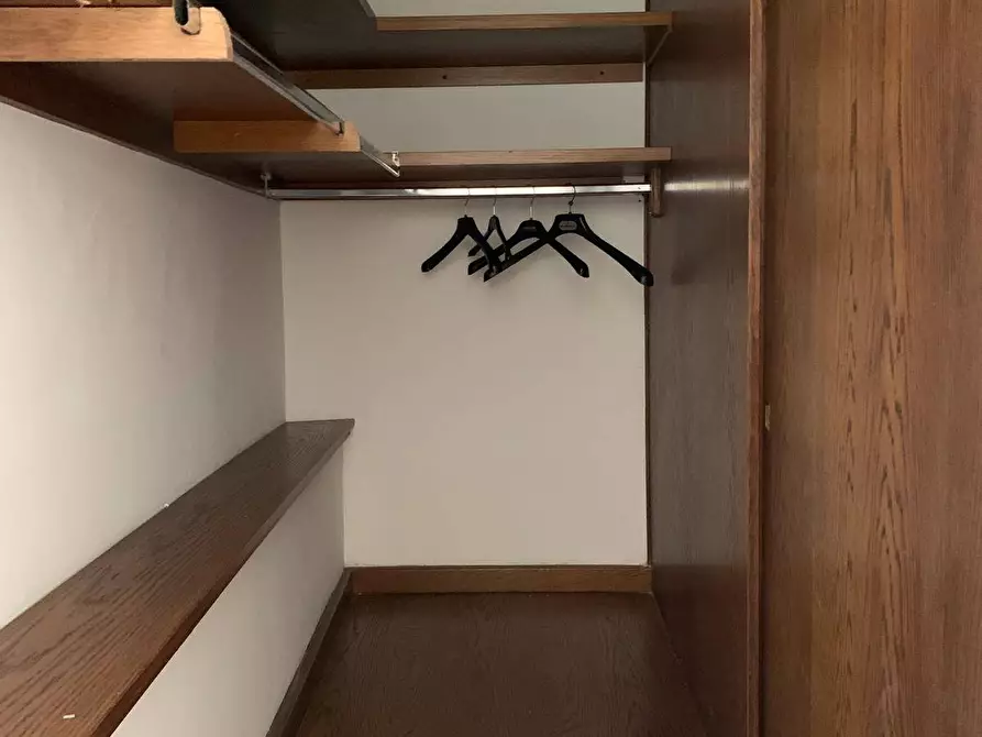 Immagine 5 di Appartamento in affitto  a Mantova