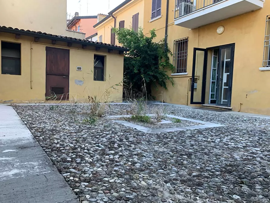 Immagine 14 di Casa indipendente in vendita  a Mantova
