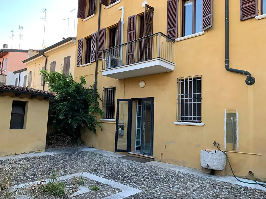 Immagine 6 di Casa indipendente in vendita  a Mantova