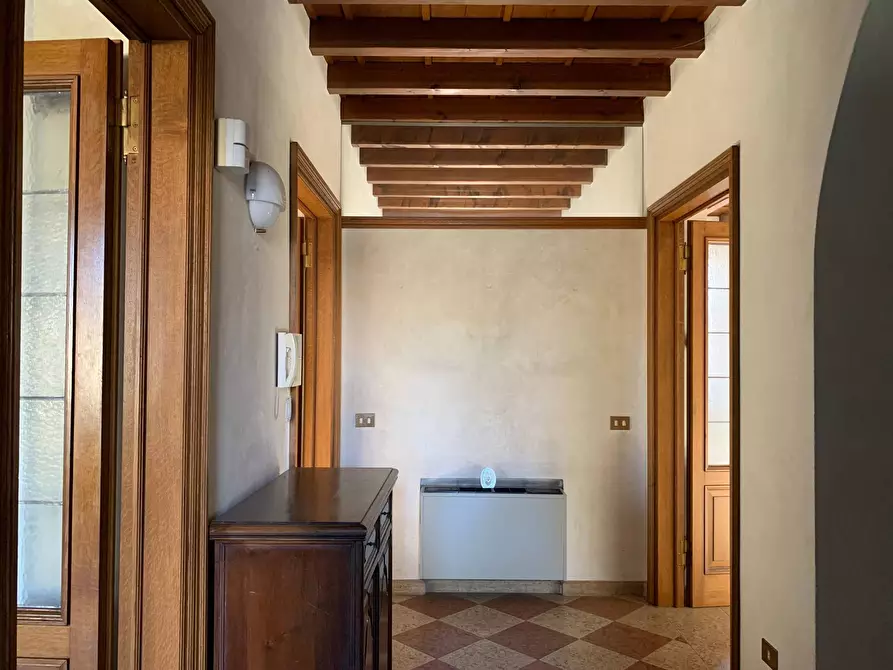 Immagine 17 di Casa indipendente in vendita  a Mantova