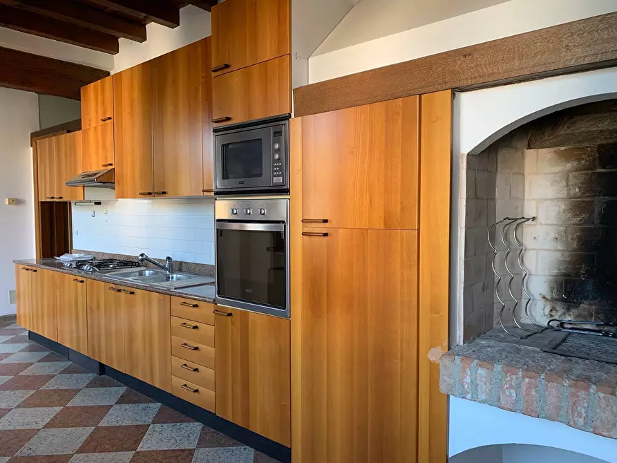 Immagine 11 di Casa indipendente in vendita  a Mantova