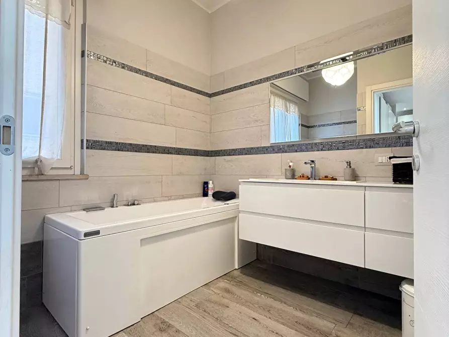 Immagine 22 di Appartamento in vendita  a Mantova