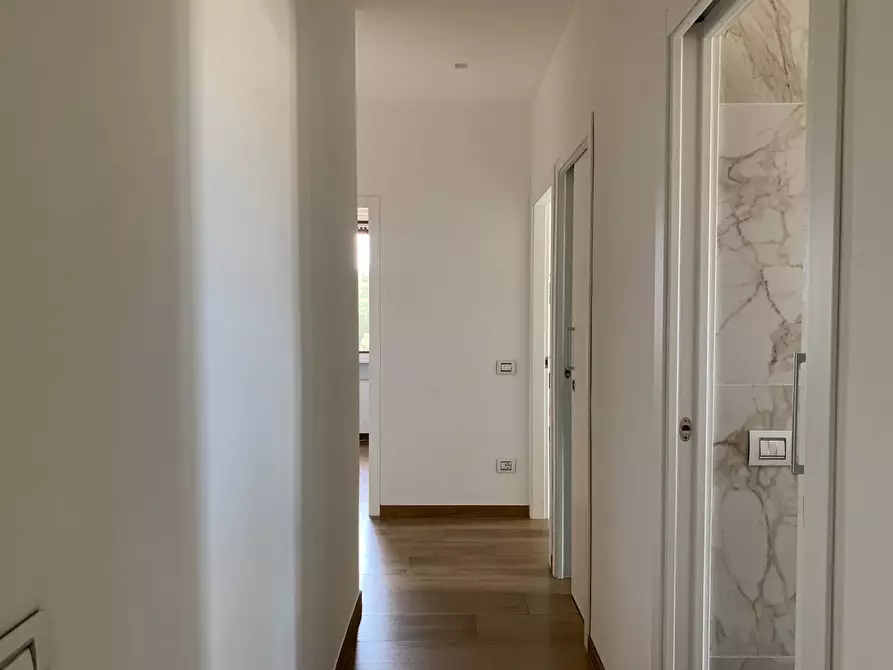 Immagine 11 di Appartamento in vendita  a Mantova