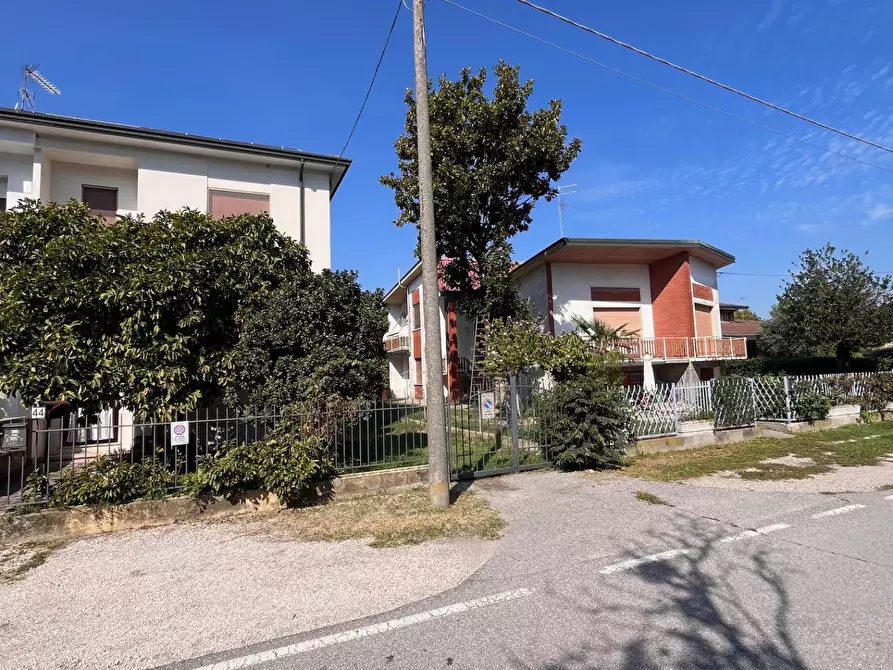 Immagine 2 di Casa semindipendente in vendita  a Villimpenta