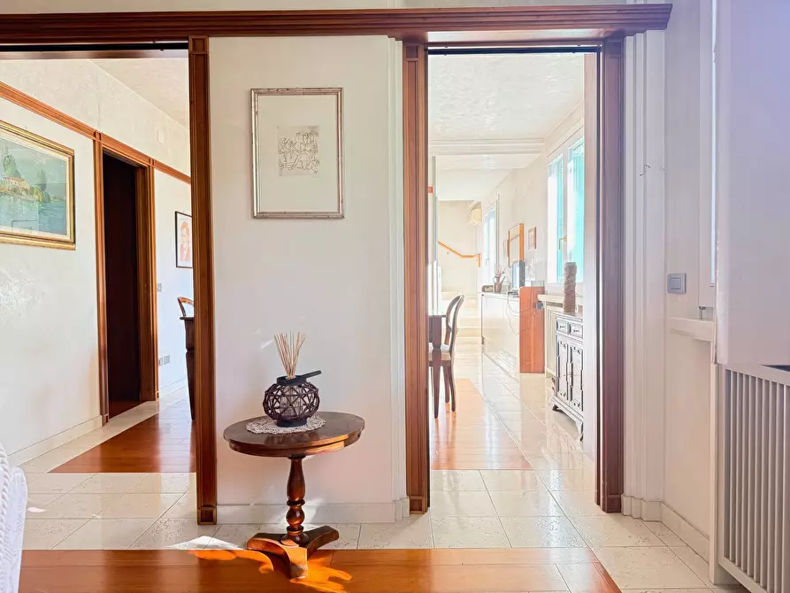 Immagine 1 di Appartamento in vendita  a Mantova