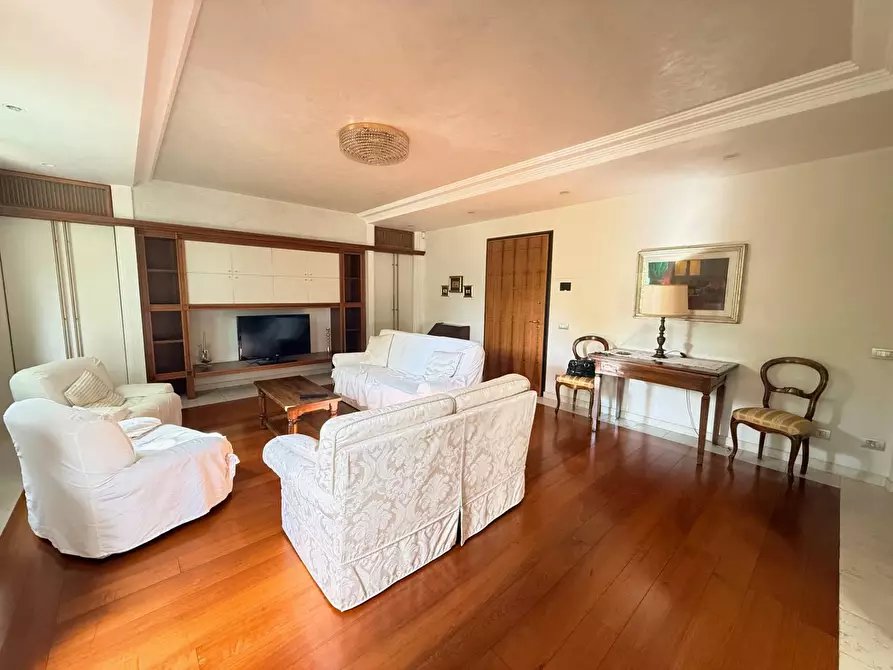 Immagine 27 di Appartamento in vendita  a Mantova