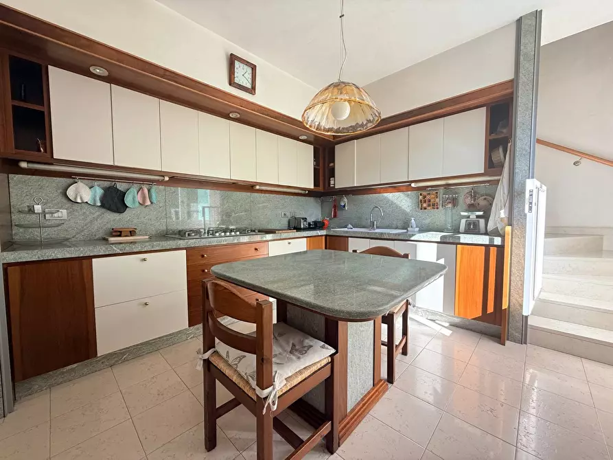 Immagine 5 di Appartamento in vendita  a Mantova