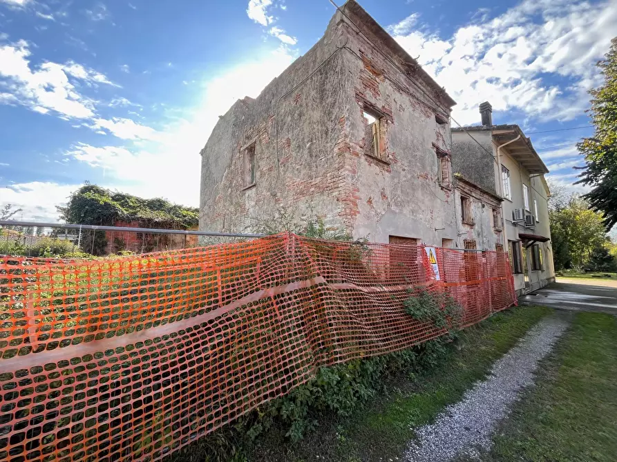 Immagine 1 di Agriturismo in vendita  a San Benedetto Po