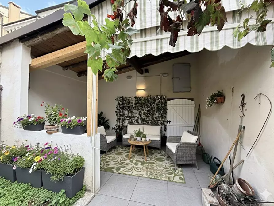 Immagine 9 di Casa indipendente in vendita  a Mantova