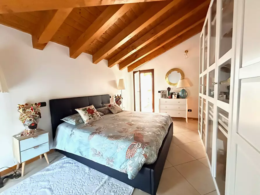 Immagine 14 di Appartamento in affitto  a Mantova