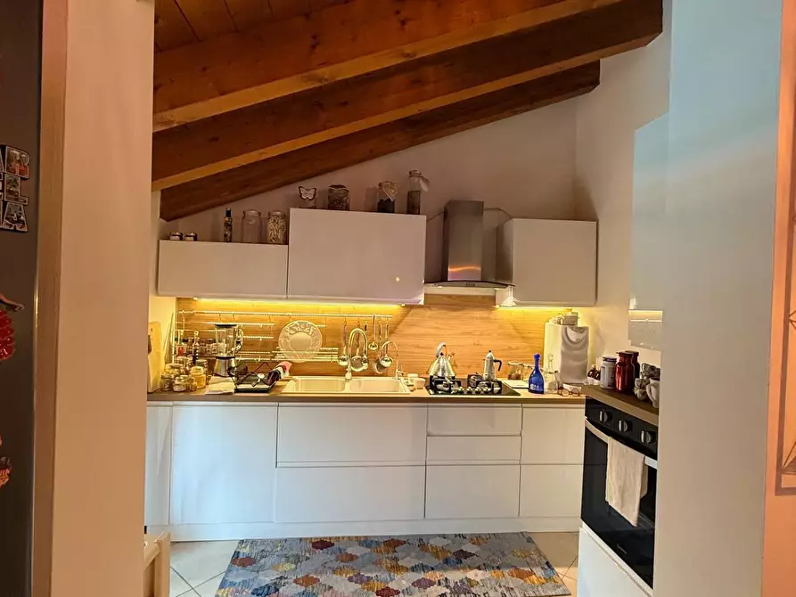 Immagine 3 di Appartamento in affitto  a Mantova