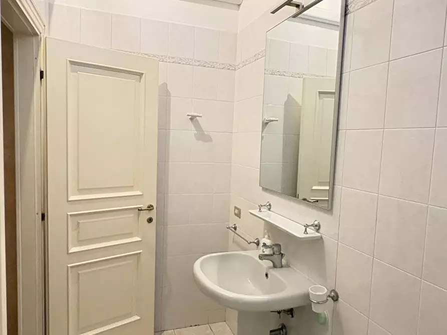 Immagine 8 di Appartamento in vendita  a Mantova