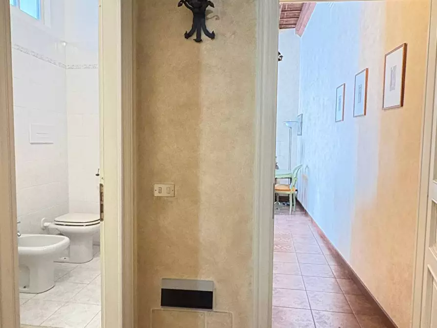 Immagine 9 di Appartamento in vendita  a Mantova