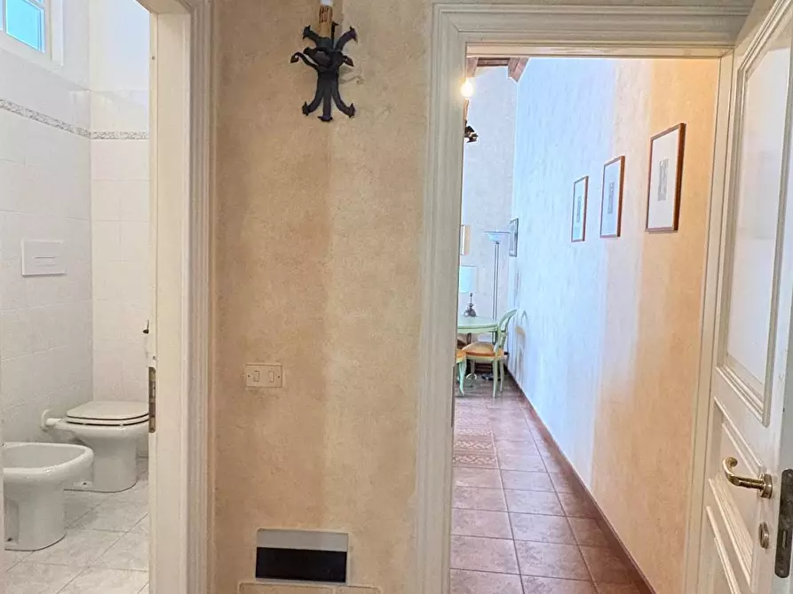 Immagine 7 di Appartamento in vendita  a Mantova