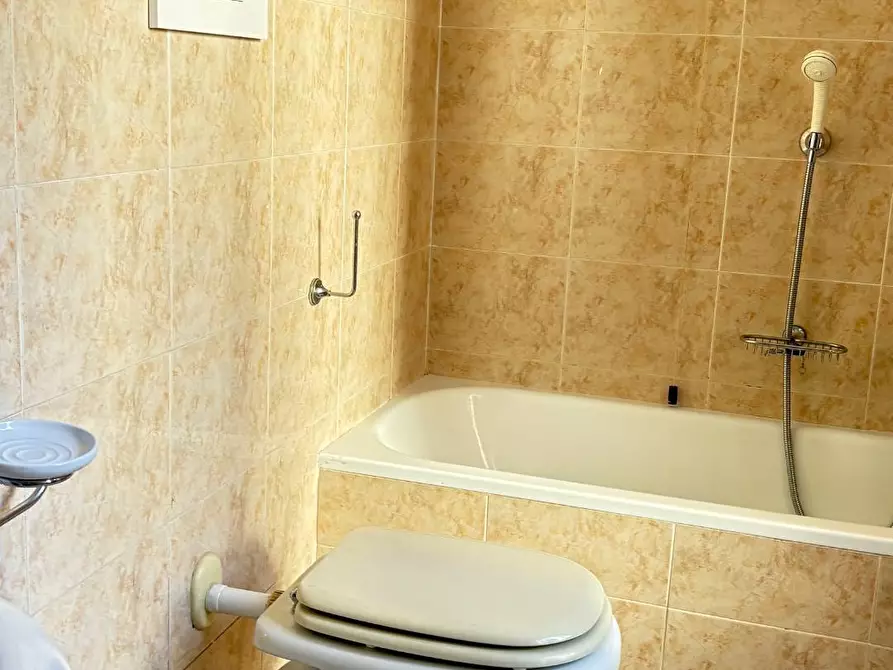 Immagine 22 di Appartamento in vendita  a Mantova