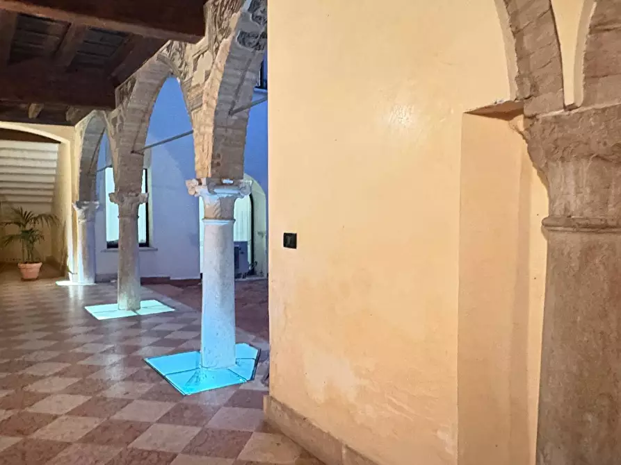 Immagine 30 di Appartamento in vendita  a Mantova