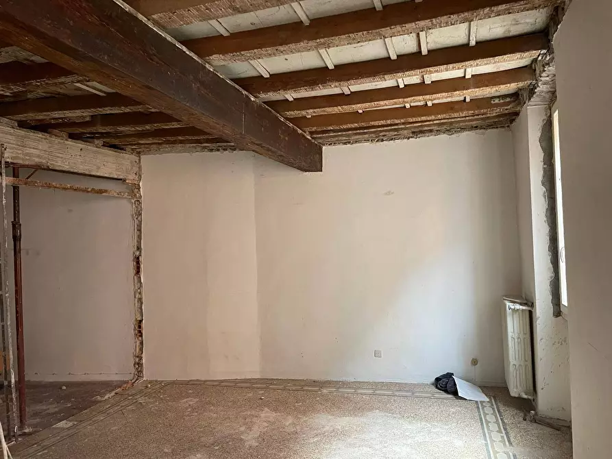 Immagine 9 di Appartamento in vendita  a Mantova
