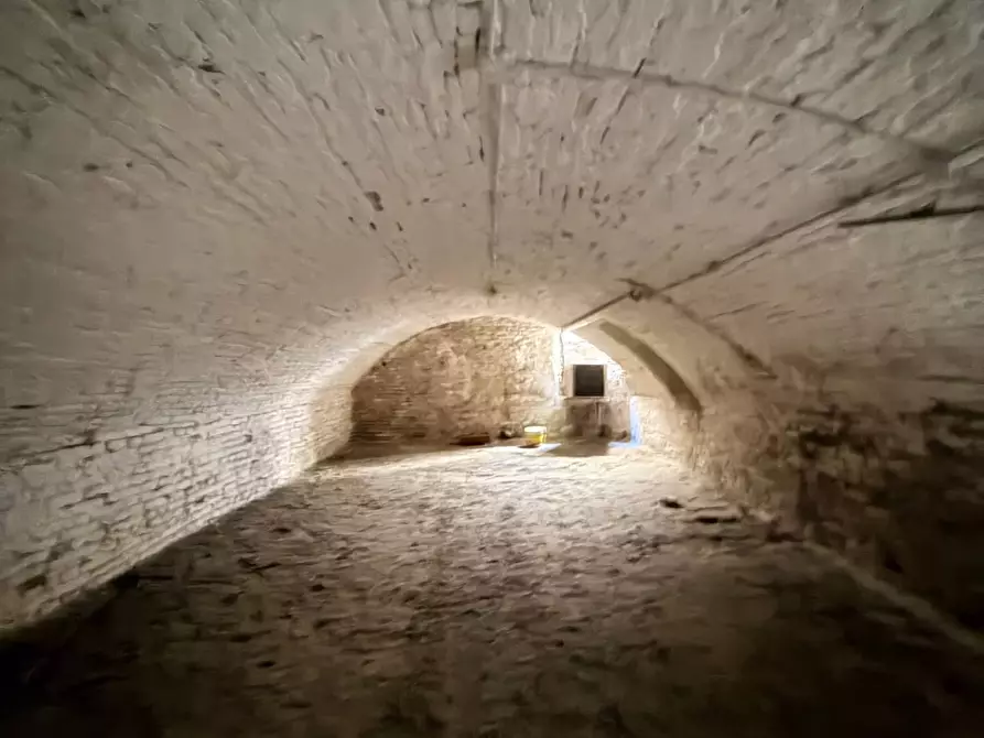 Immagine 21 di Appartamento in vendita  a Mantova