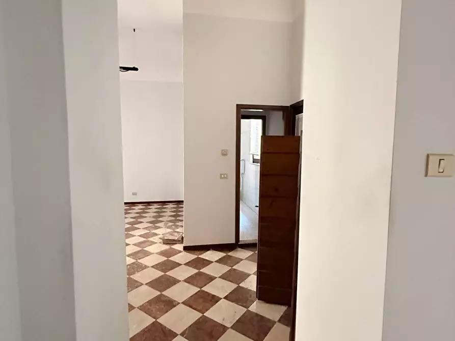 Immagine 13 di Appartamento in vendita  a Mantova