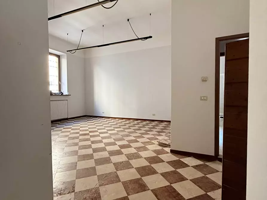 Immagine 14 di Appartamento in vendita  a Mantova