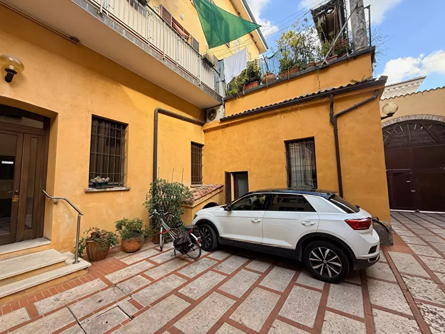 Immagine 16 di Appartamento in vendita  a Mantova