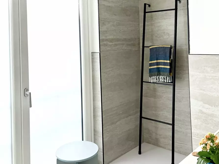 Immagine 16 di Appartamento in vendita  a Mantova