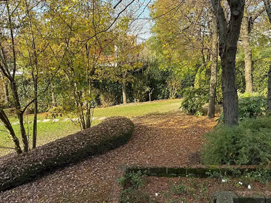 Immagine 33 di Villa in vendita  a Volta Mantovana