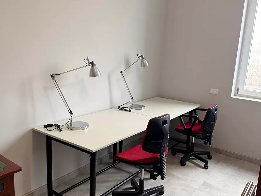 Immagine 3 di Camera in affitto  a Mantova