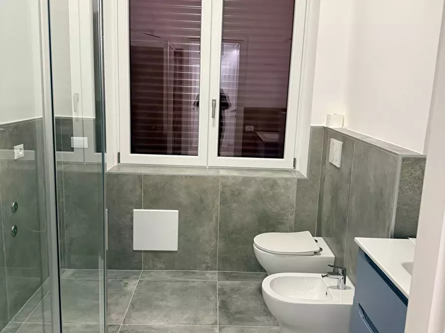 Immagine 10 di Camera in affitto  a Mantova