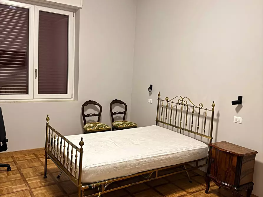 Immagine 12 di Camera in affitto  a Mantova