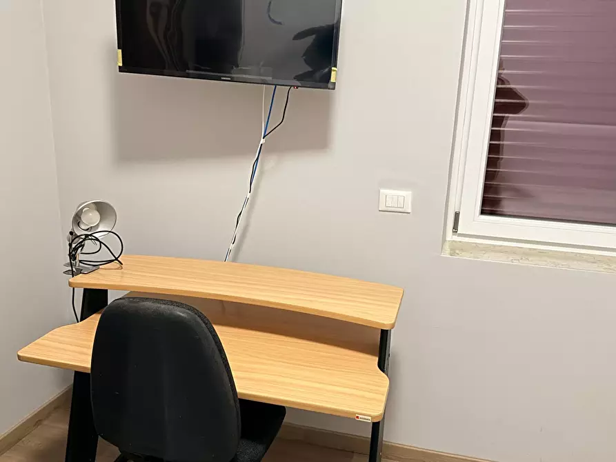 Immagine 23 di Camera in affitto  a Mantova