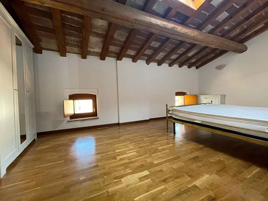 Immagine 11 di Appartamento in vendita  a Mantova