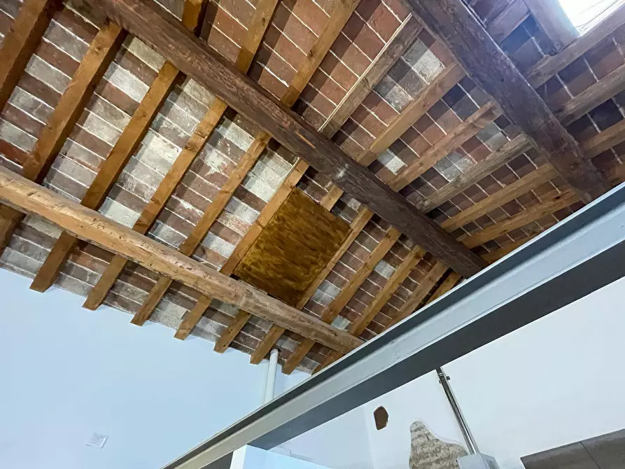 Immagine 13 di Appartamento in vendita  a Mantova