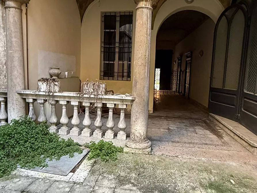 Immagine 10 di Appartamento in vendita  a Mantova