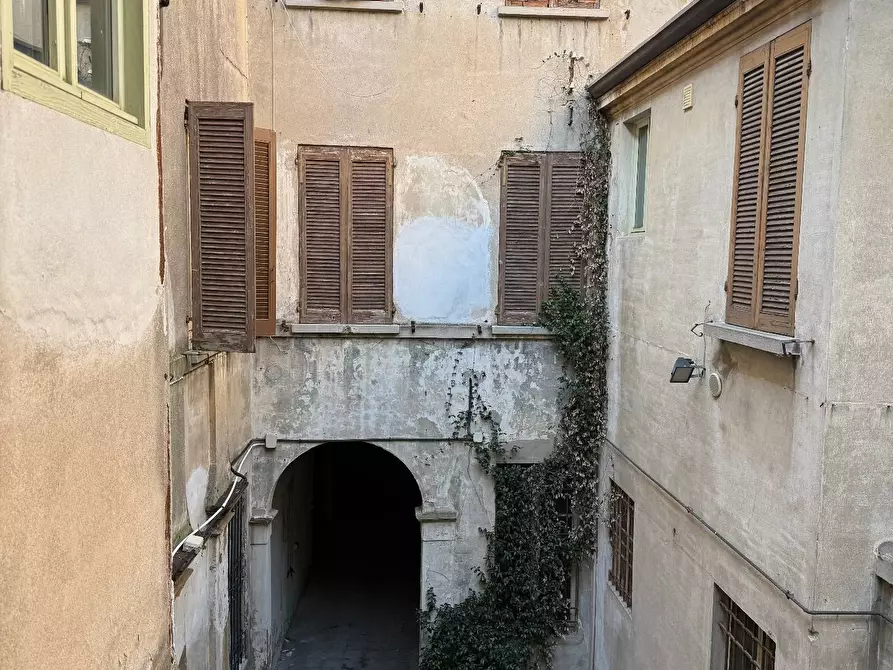 Immagine 10 di Appartamento in vendita  a Mantova