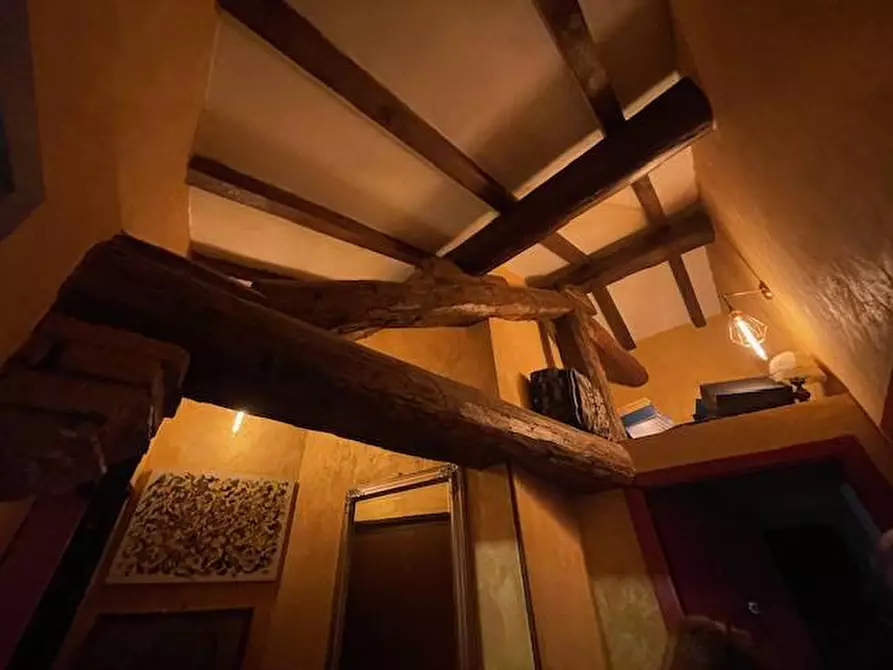 Immagine 10 di Casa indipendente in vendita  a Mantova