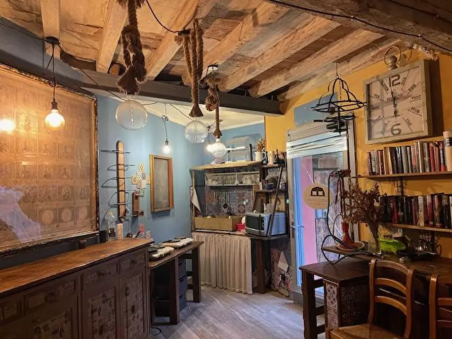 Immagine 9 di Casa indipendente in vendita  a Mantova