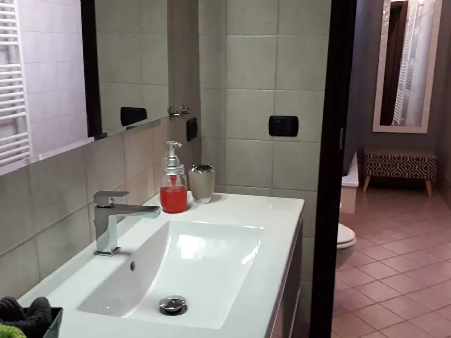 Immagine 49 di Casa indipendente in vendita  a Mantova