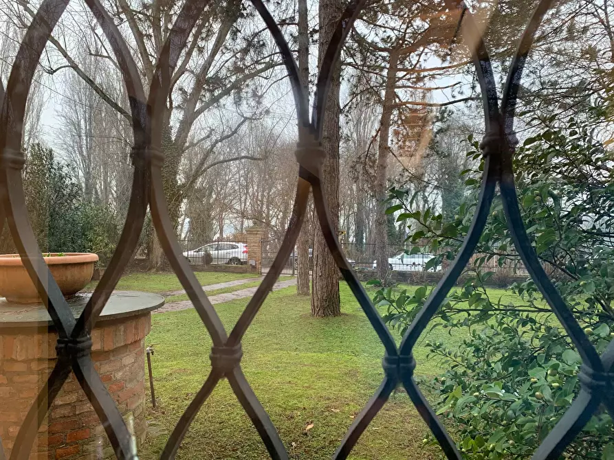 Immagine 8 di Casa indipendente in vendita  a Mantova