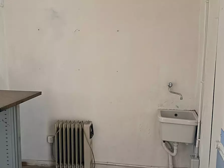 Immagine 6 di Ufficio in affitto  a Mantova