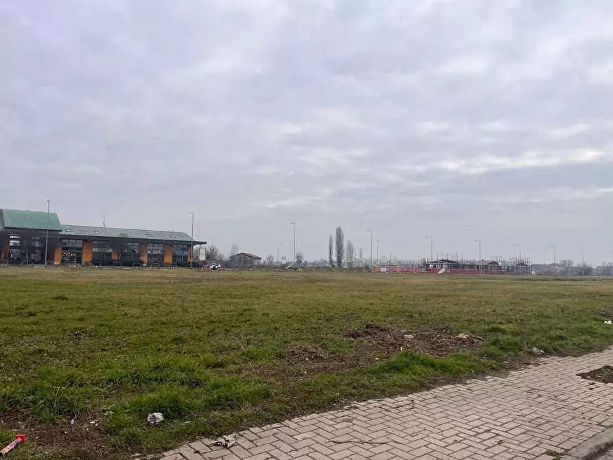 Immagine 1 di Terreno residenziale in vendita  a Porto Mantovano