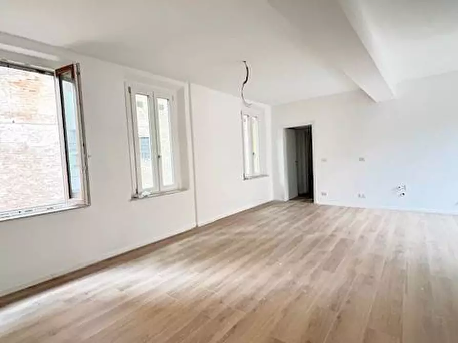 Immagine 1 di Appartamento in vendita  a Mantova